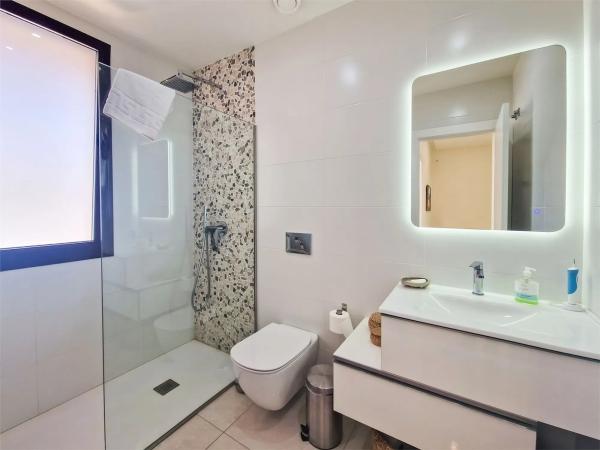 Casa independiente en calle Corbeta