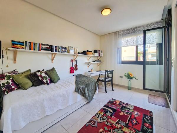 Casa independiente en calle Corbeta