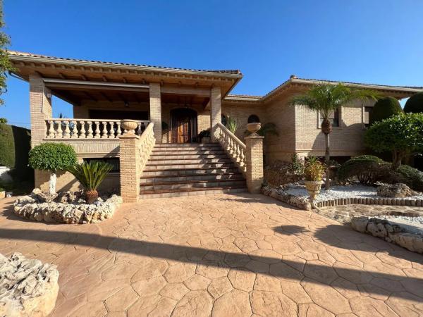 Casa independiente en pasaje las Carolinas, 185