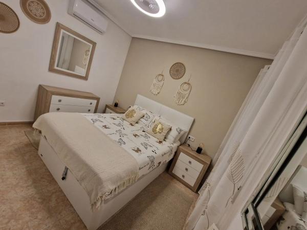 Casa independiente en calle Sierra de Segura, 8