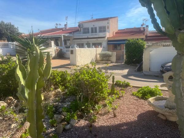 Chalet pareado en plaza de Las Costas, 48