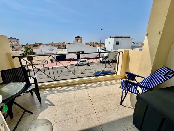 Chalet pareado en calle Tarragona, 24