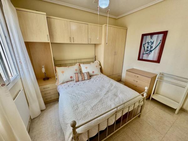 Chalet pareado en calle Tarragona, 24