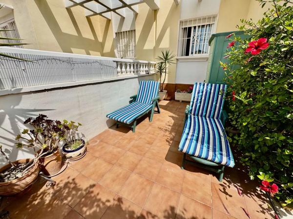 Chalet pareado en calle Tarragona, 24