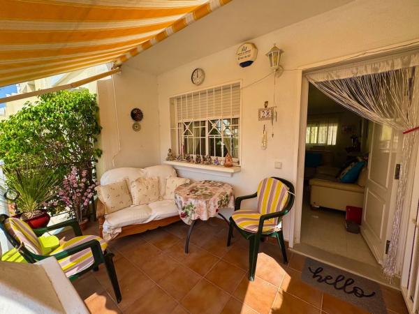 Chalet pareado en calle Tarragona, 24