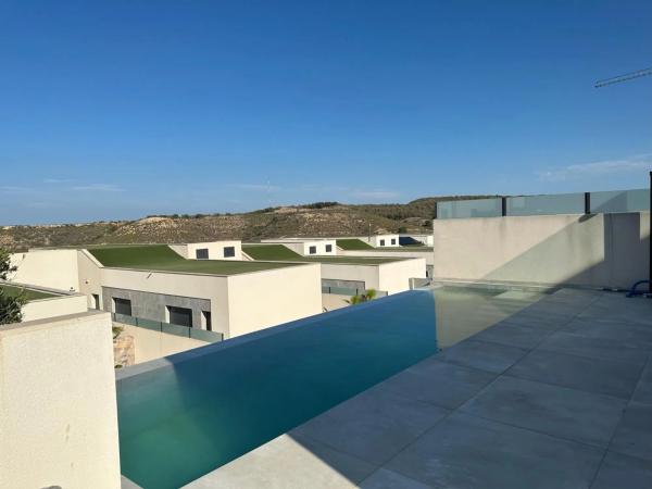 Casa independiente en avenida del Recorral s/n