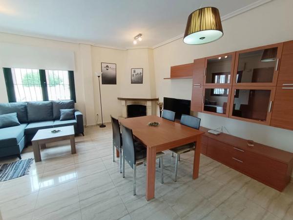 Chalet pareado en calle Vigo, 13