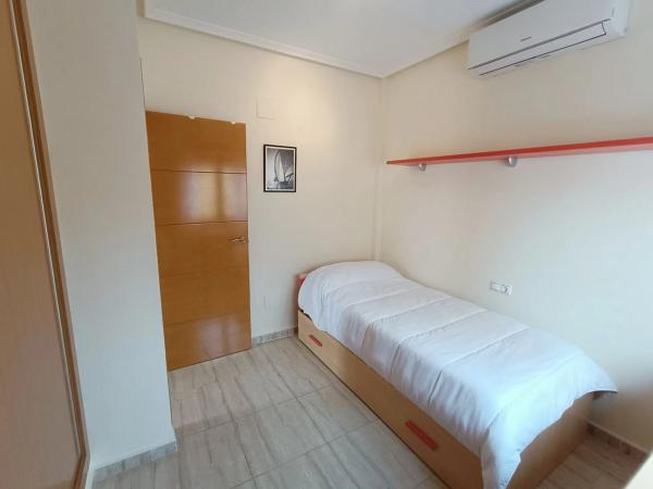 Chalet pareado en calle Vigo, 13