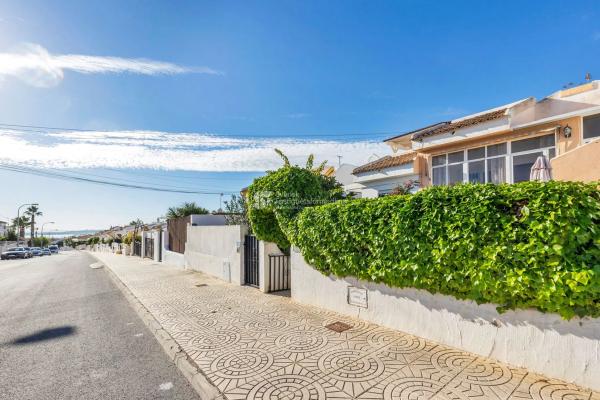 Chalet adosado en calle Sierra de Maria s/n