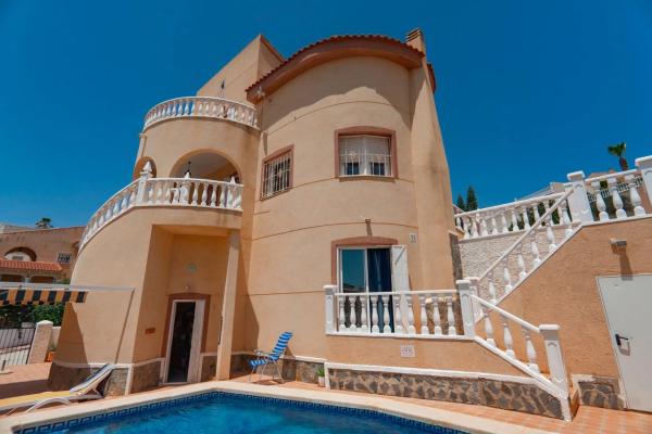 Chalet en calle Oceanía, 1