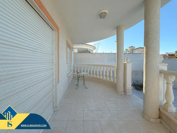 Chalet en calle Pontevedra, 17