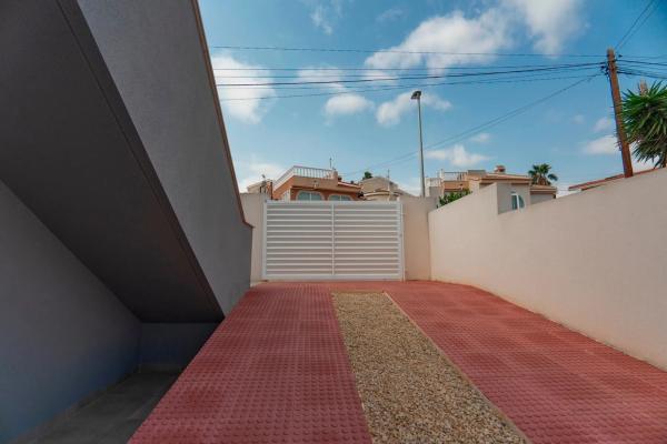 Chalet en calle Africa, 757