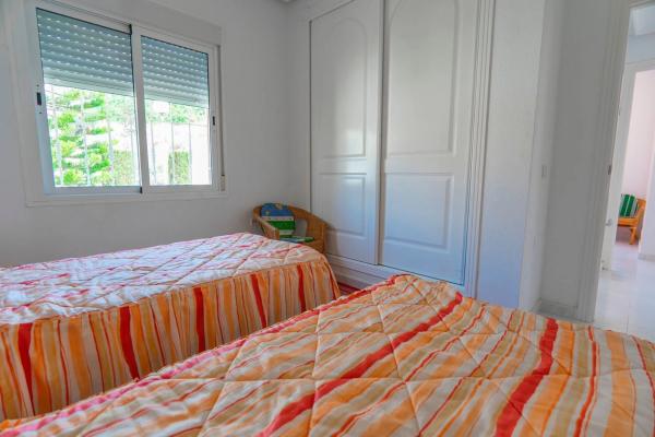 Chalet en calle Oceanía, 1