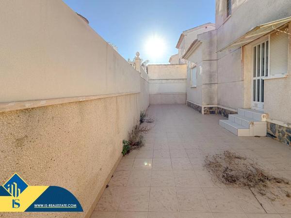 Chalet en calle Pontevedra, 17