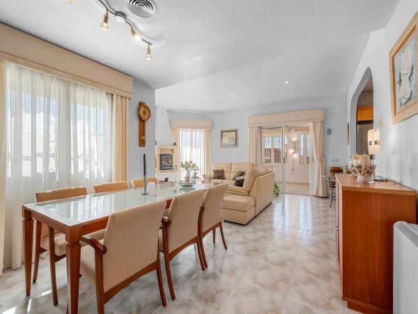 Chalet en calle Agata, 1