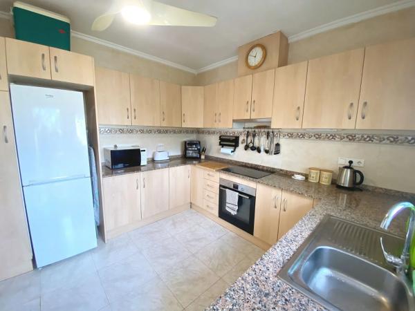 Chalet en calle Baja, 14