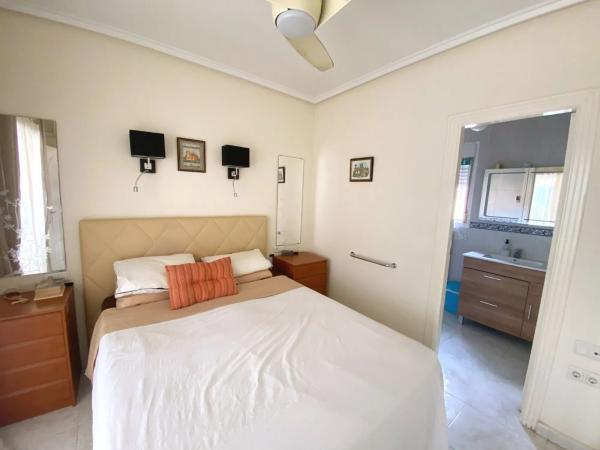 Chalet en calle Baja, 14