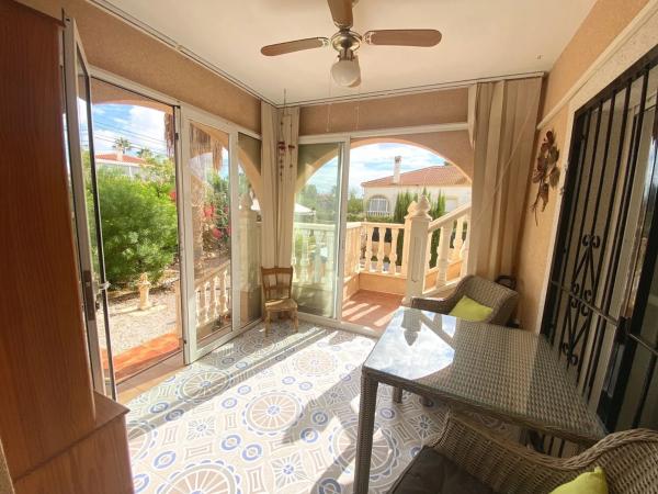 Chalet en calle Baja, 14