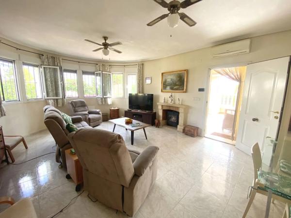 Chalet en calle Baja, 14