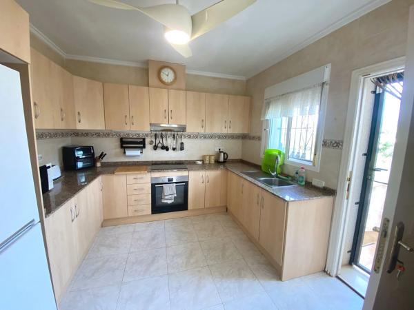 Chalet en calle Baja, 14