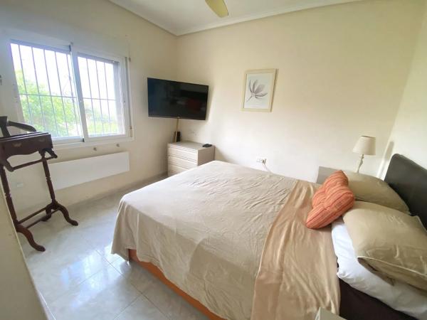 Chalet en calle Baja, 14