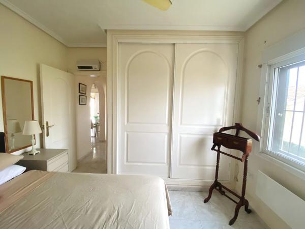 Chalet en calle Baja, 14