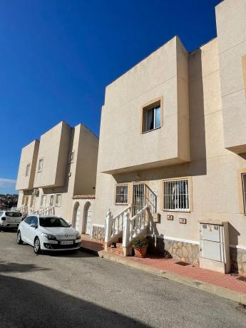 Chalet pareado en calle Sierra de Gredos, 63