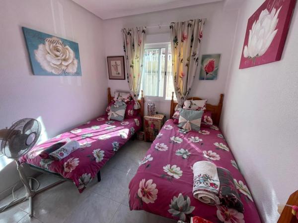 Chalet pareado en calle Sierra de Gredos, 63