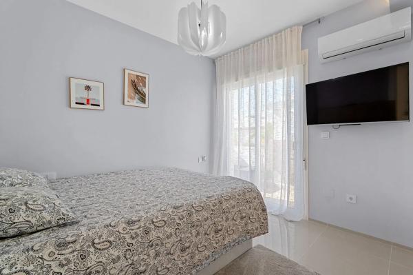 Chalet adosado en avenida de Almería, 4