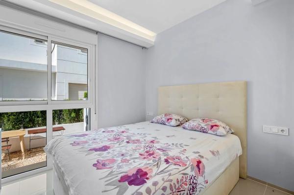 Chalet adosado en avenida de Almería, 4