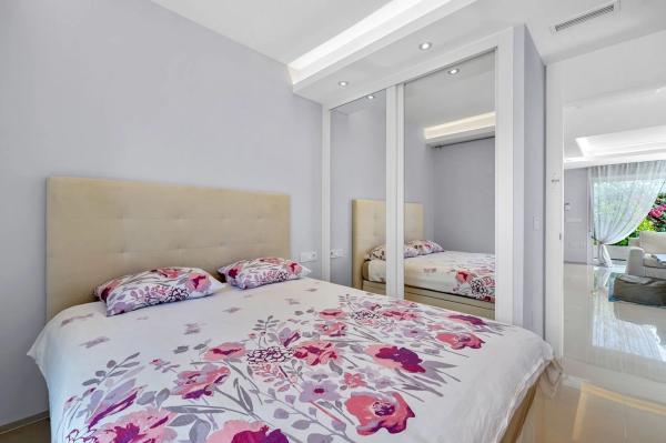 Chalet adosado en avenida de Almería, 4