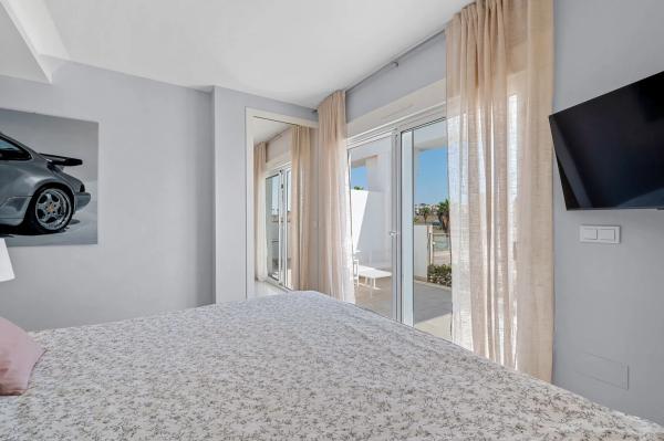 Chalet adosado en avenida de Almería, 4