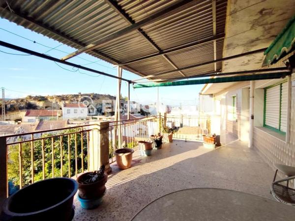 Casa independiente en calle Cecilio Aráez