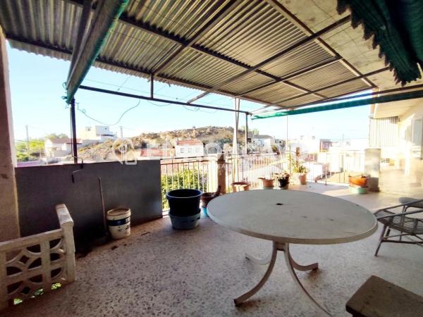 Casa independiente en calle Cecilio Aráez