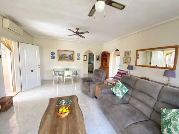 Casa independiente en calle Baja