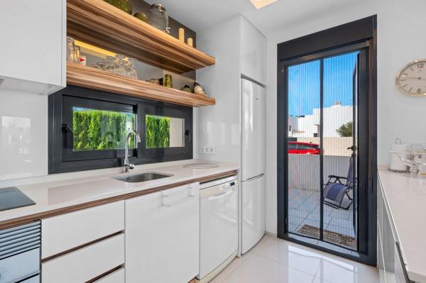 Chalet pareado en calle Numero 5, 30