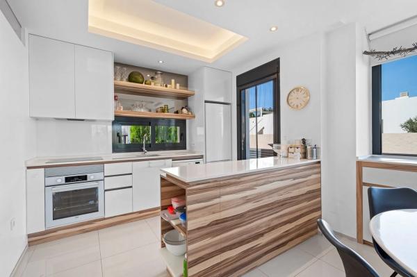 Chalet pareado en calle Numero 5, 30