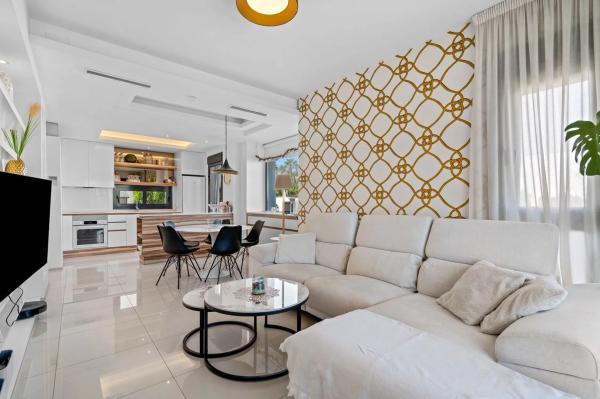 Chalet pareado en calle Numero 5, 30