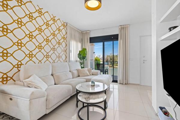 Chalet pareado en calle Numero 5, 30