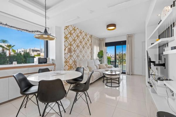 Chalet pareado en calle Numero 5, 30