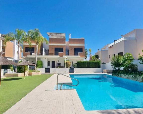 Casa independiente en Pueblo Bravo s/n