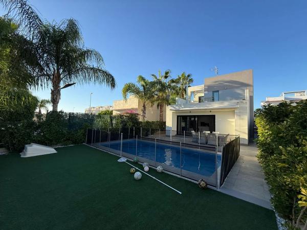 Casa independiente en Av Salvador Del, 55