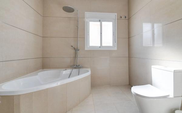 Casa independiente en avenida de Jaén