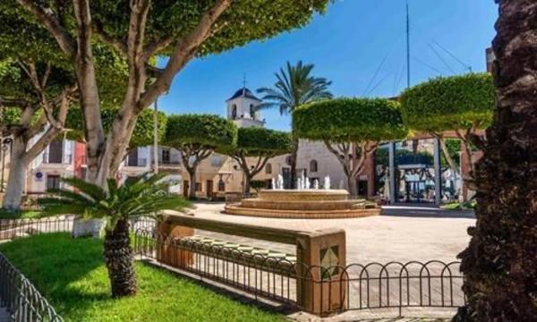 Chalet pareado en calle José Carreras