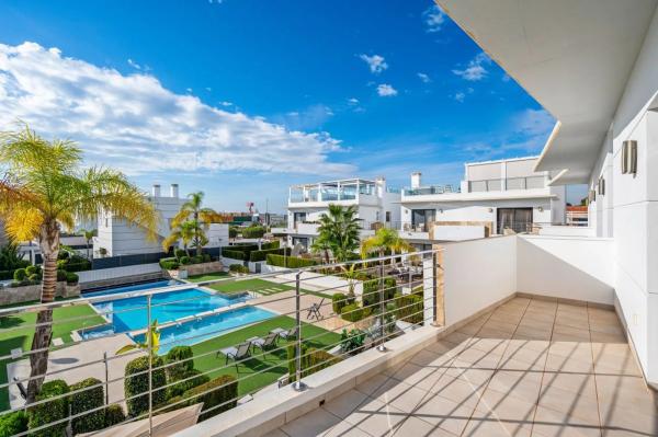 Chalet adosado en calle Valladolid, 4