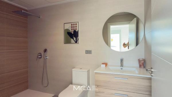 Casa independiente en calle Miguel Hernández