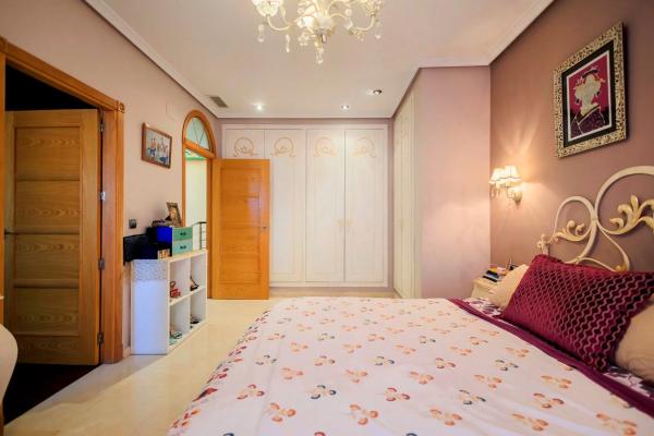 Chalet adosado en calle del agua