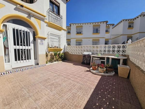 Chalet adosado en calle Filipinas, 20