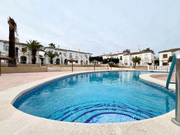 Chalet adosado en calle Filipinas, 20