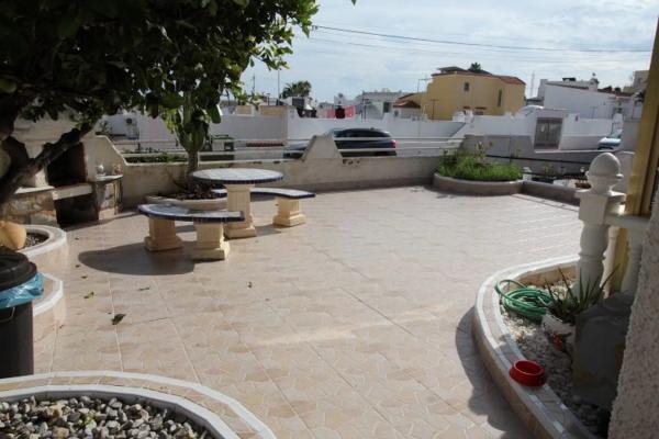 Chalet pareado en calle Humilladero